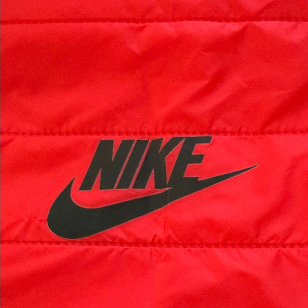 Nike Men's Vibrant Red Puffer Jacket - Picture 9 of 12